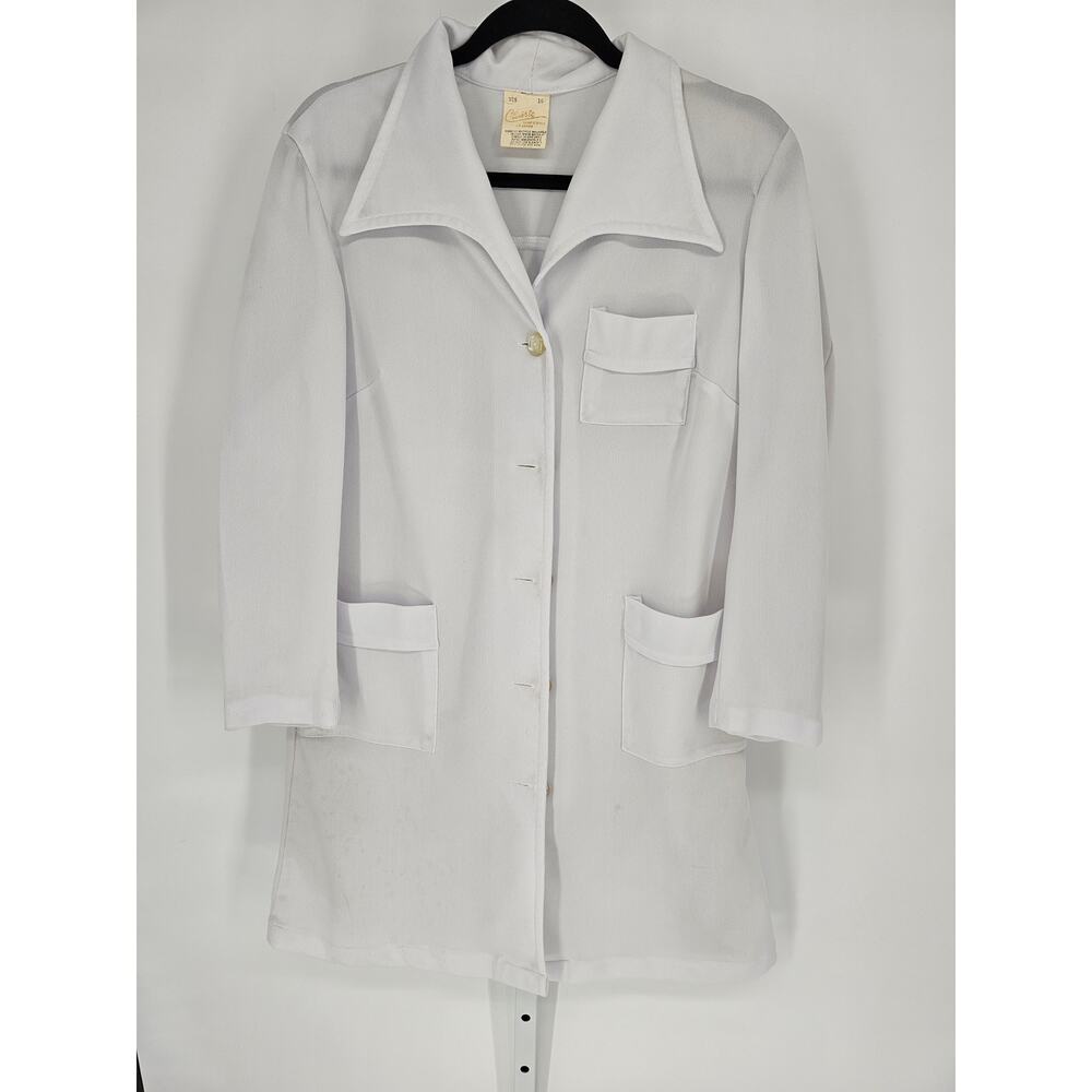 Classic Uniforms Women's White Long Sleeve Button-Down Lab Coat Size 16
